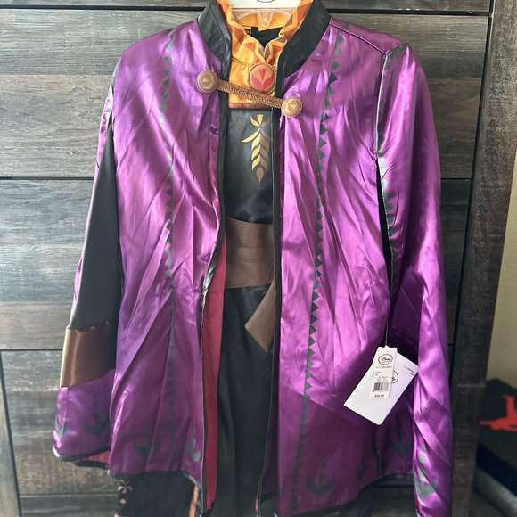 Disney Purple girls  Cape with Black Accents. - Picture 15 of 16